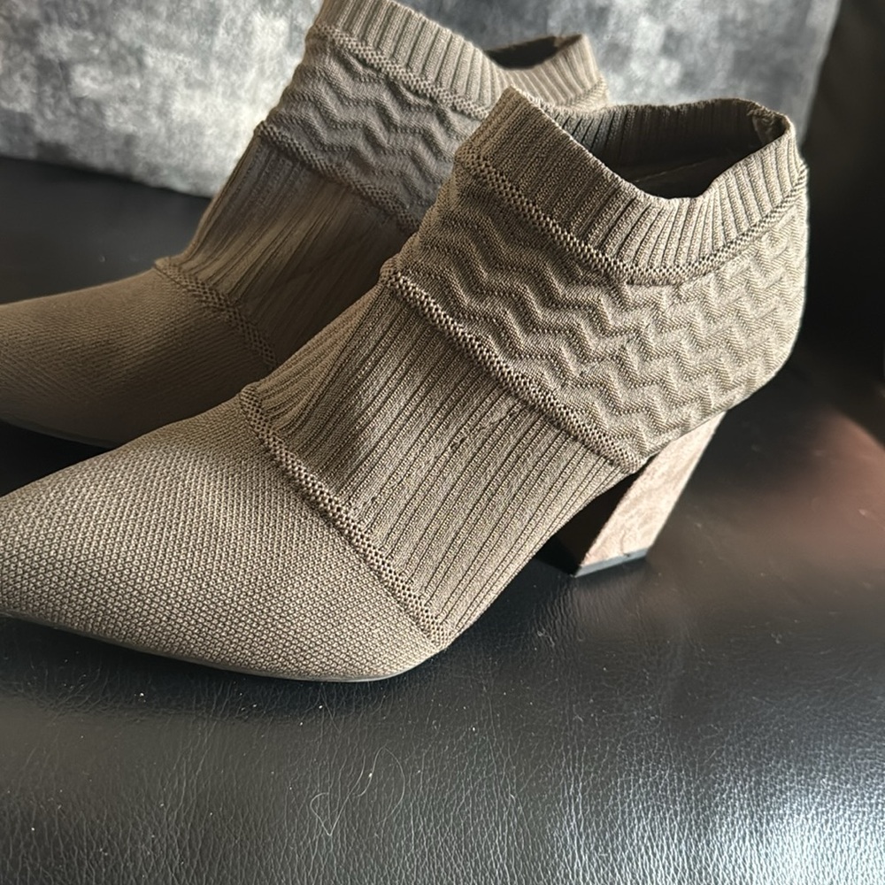 Brown booties sz8